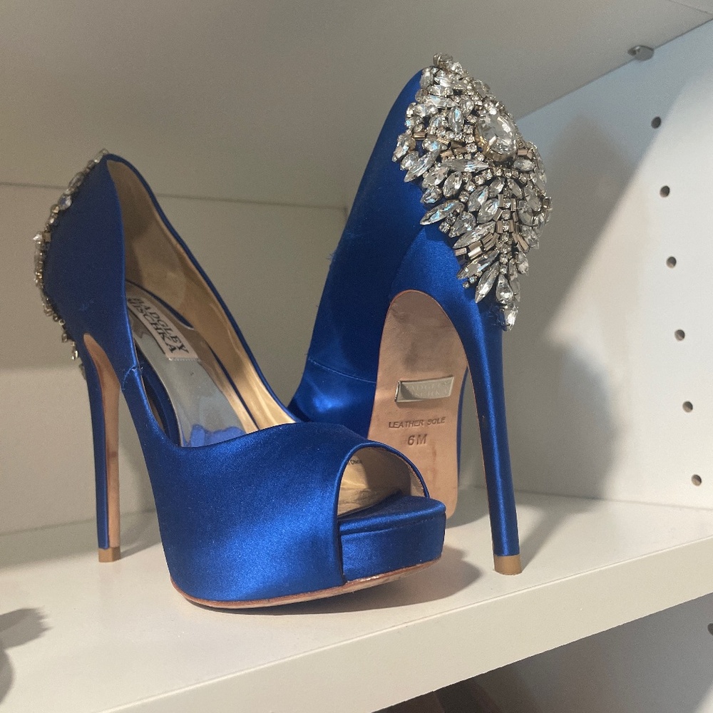 Badgley mischka heels blue peep toe
